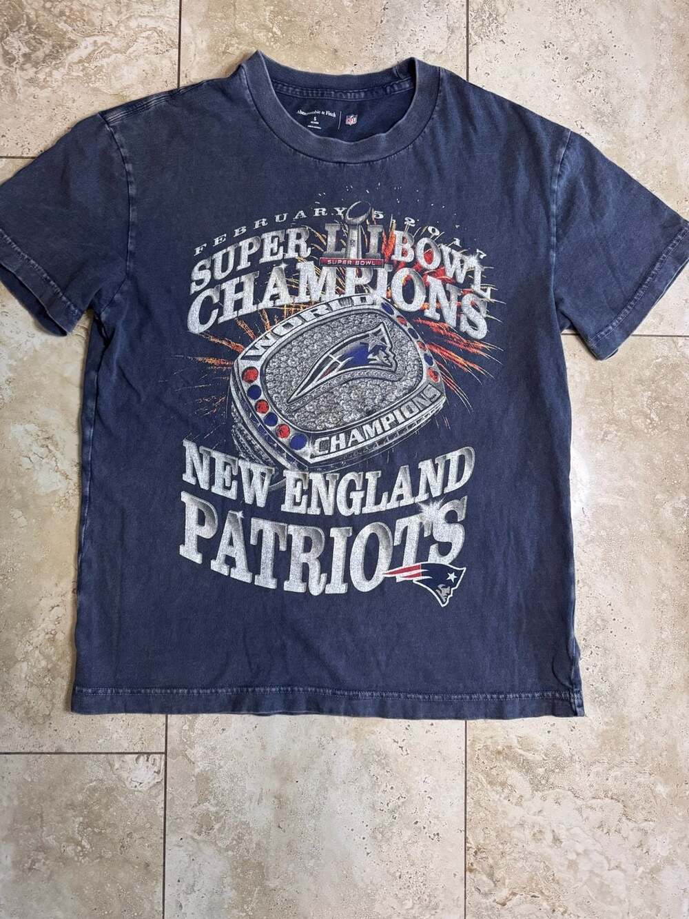 Abercrombie & Fitch New England Patriots Super Bowl LI Champions Graphic T-Shirt